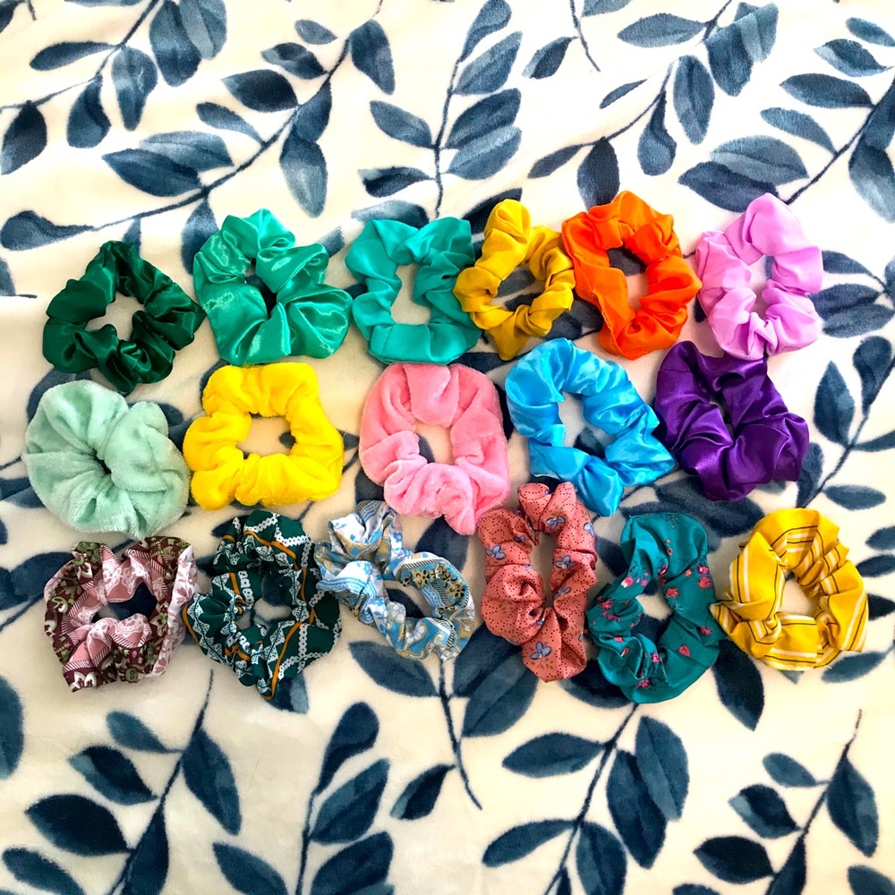 NWOT Scrunchie bundle